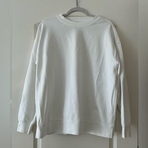 Old Navy Active Dynamic White Crewneck Top